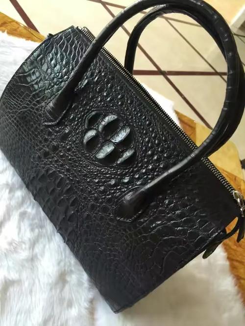 极尽奢华与个性的鳄鱼皮具